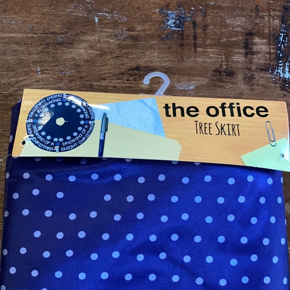 The Office “Dreaming Of A Dwight Christmas” Tree Skirt - Picture 5 of 9